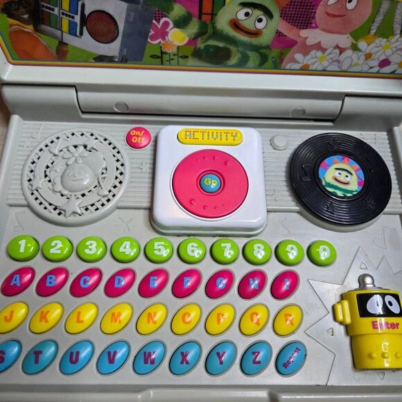 2009 Yo Gabba Gabba Vtech Boom Box Learning Laptop Toy Case Tested Working - Picture 3 of 9